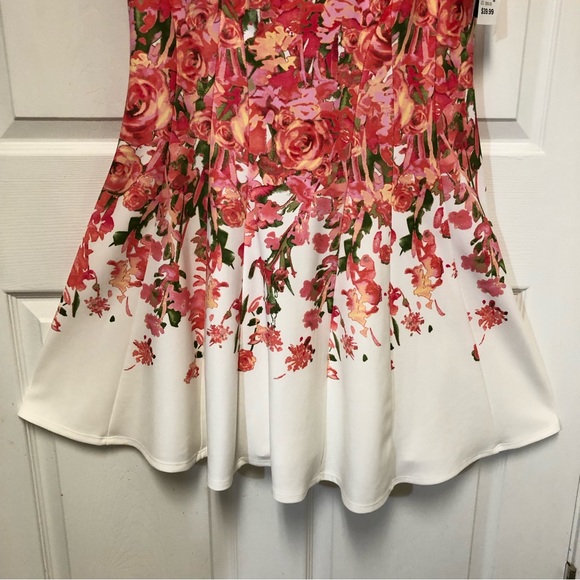 Gabby Skye Sleeveless Floral Fit & Flare Dress - Picture 3 of 16